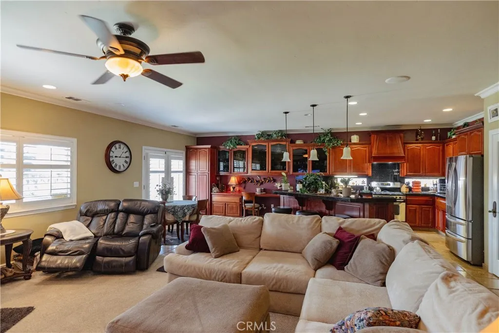 6839 Mercedes Avenue, Winton, California 95388 home-pic-9