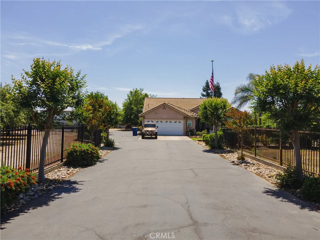 6839 Mercedes Avenue, Winton, California 95388 home-pic-3