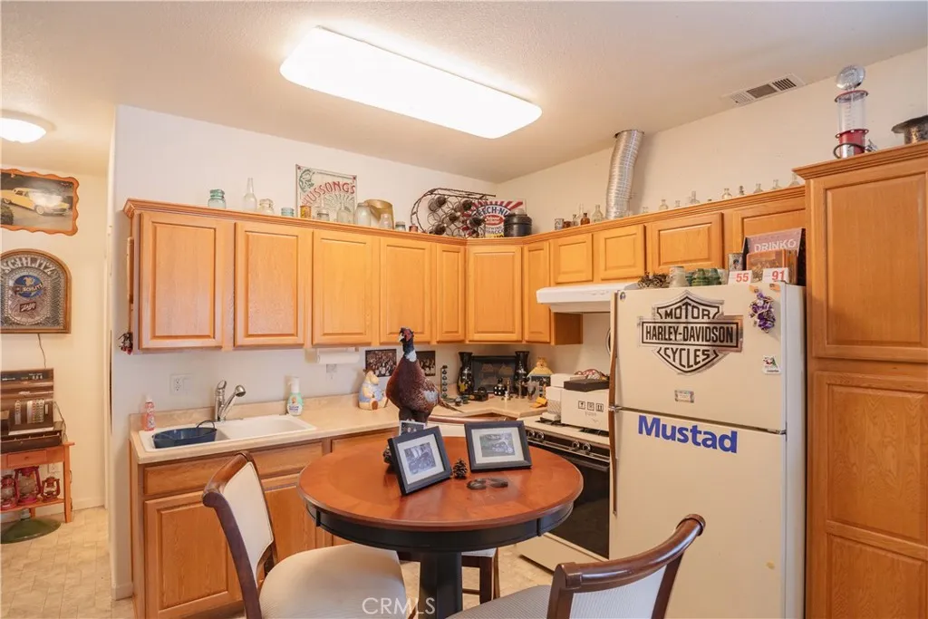 6839 Mercedes Avenue, Winton, California 95388 home-pic-47