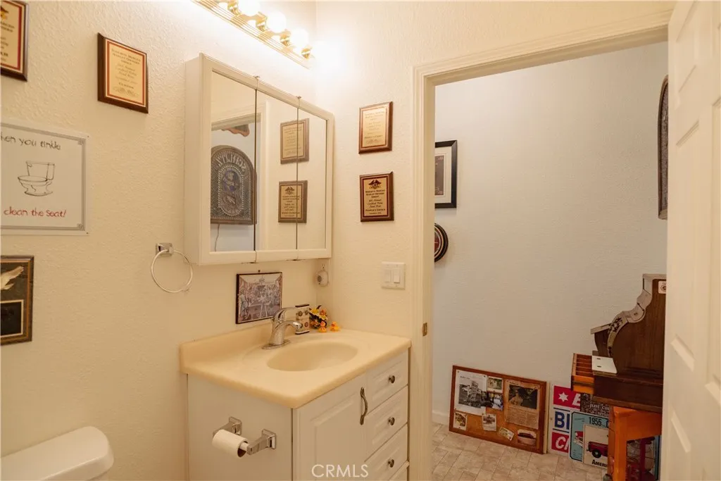 6839 Mercedes Avenue, Winton, California 95388 home-pic-44