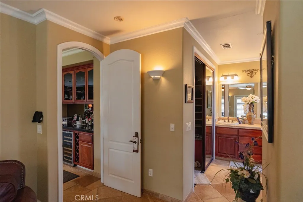 6839 Mercedes Avenue, Winton, California 95388 home-pic-31