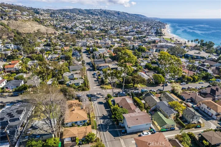 402 Aster Street, Laguna Beach, California 92651