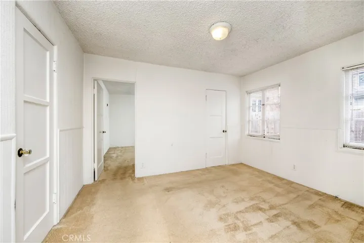 402 Aster Street, Laguna Beach, California 92651