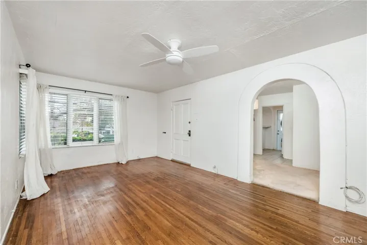402 Aster Street, Laguna Beach, California 92651