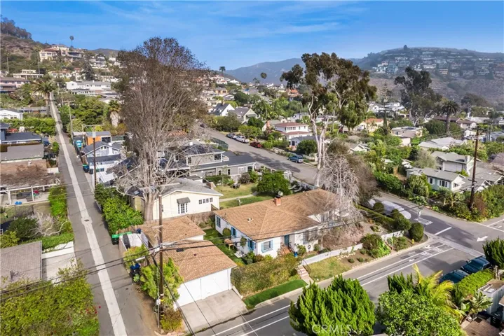 402 Aster Street, Laguna Beach, California 92651