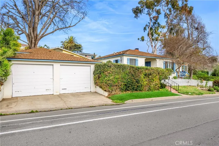 402 Aster Street, Laguna Beach, California 92651