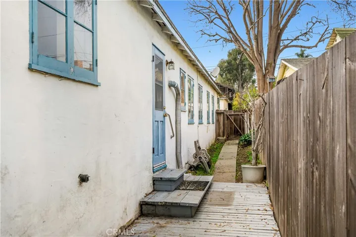 402 Aster Street, Laguna Beach, California 92651