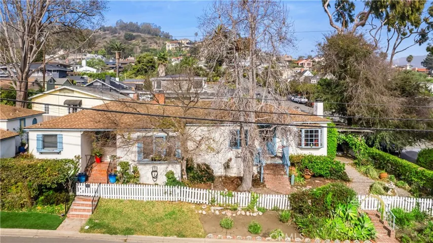 402 Aster Street, Laguna Beach, California 92651