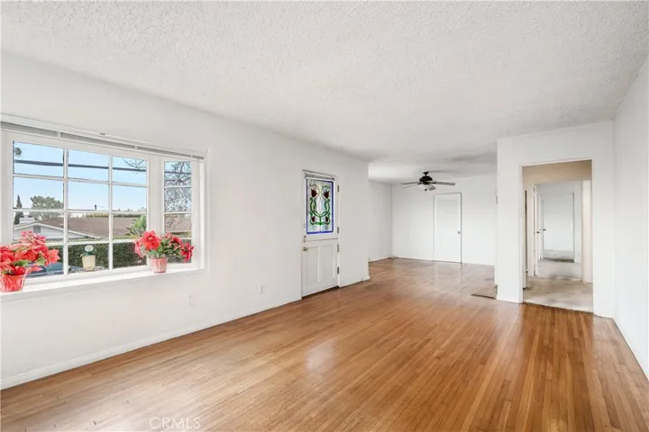 402 Aster Street, Laguna Beach, California 92651