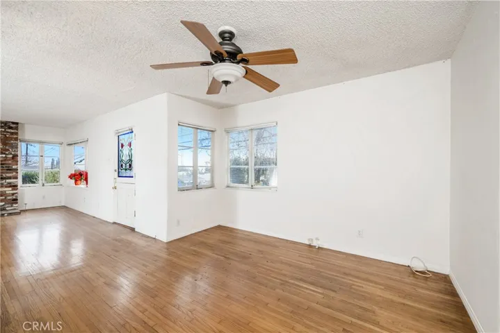 402 Aster Street, Laguna Beach, California 92651