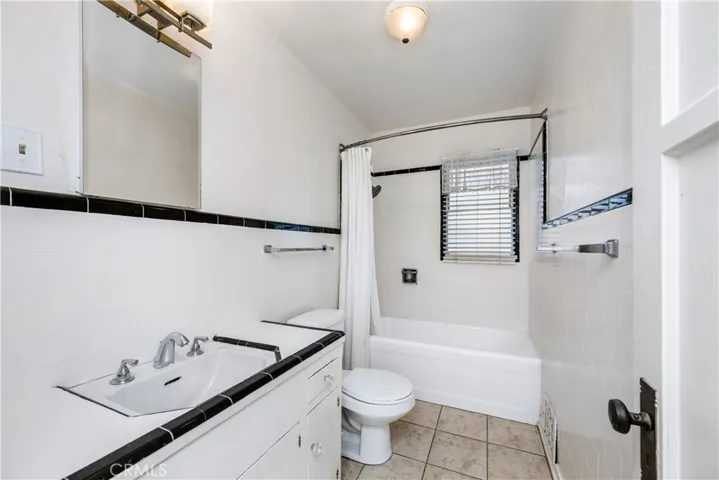 402 Aster Street, Laguna Beach, California 92651