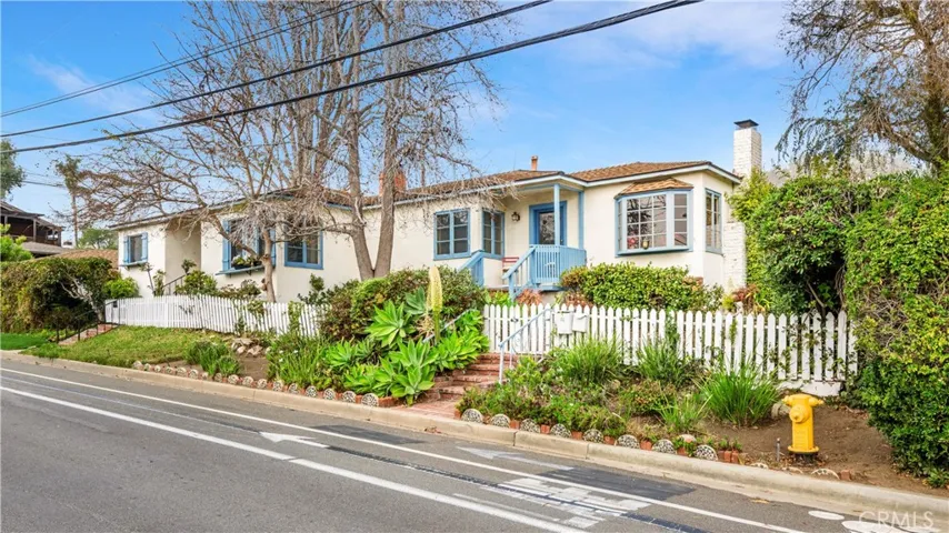 402 Aster Street, Laguna Beach, California 92651