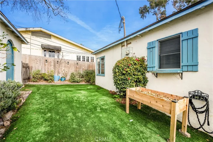 402 Aster Street, Laguna Beach, California 92651