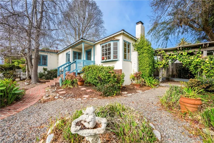 402 Aster Street, Laguna Beach, California 92651