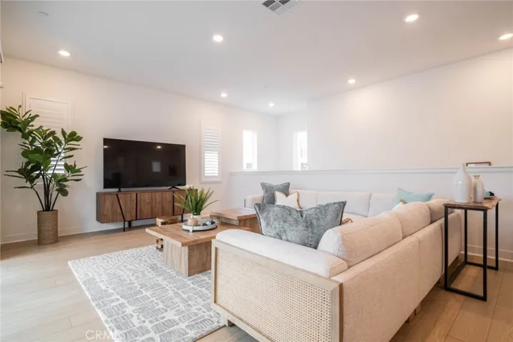 352 Merit, Irvine, California 92618
