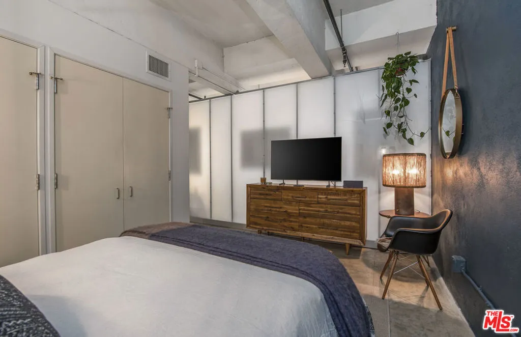746 S Los Angeles Street 404, Los Angeles, California 90014 home-pic-22