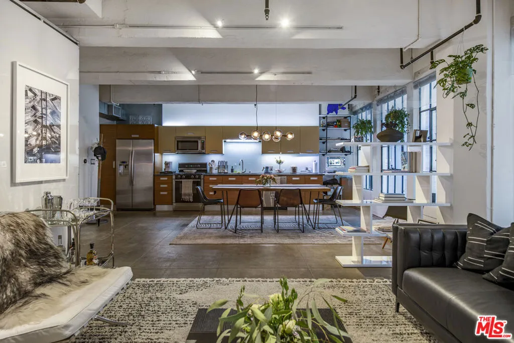746 S Los Angeles Street 404, Los Angeles, California 90014 home-pic-14