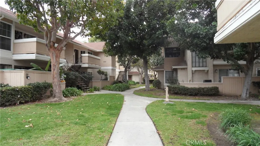 12621 Moordale Circle L, Stanton, California 90680