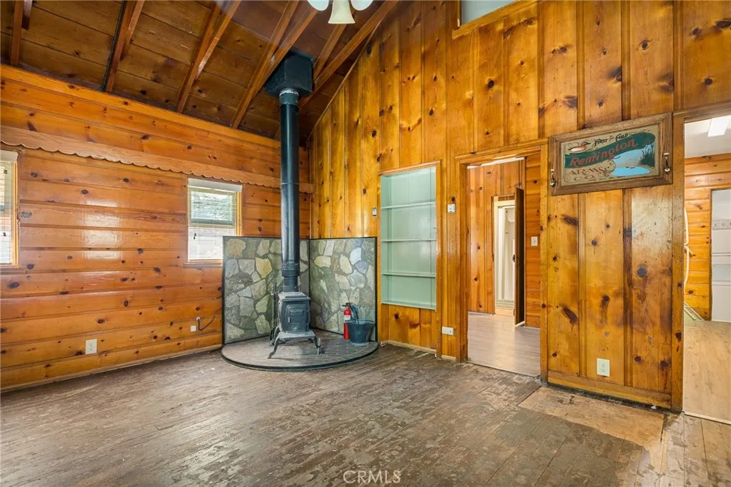 33855 Meadow Lane, Green Valley Lake, California 92341 home-pic-33