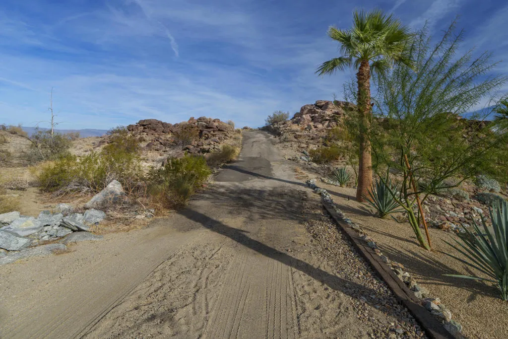 48700 Paisano Rd, Palm Desert, California 92260 home-pic-20