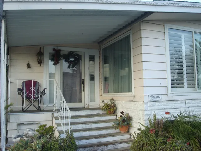 112 Sir Tristram Dr, Riverside, California 92507