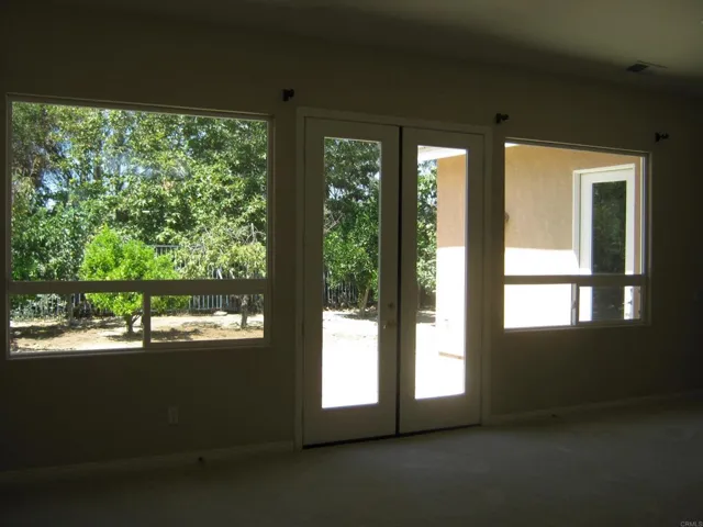 633 Inverlochy Drive, Fallbrook, California 92028