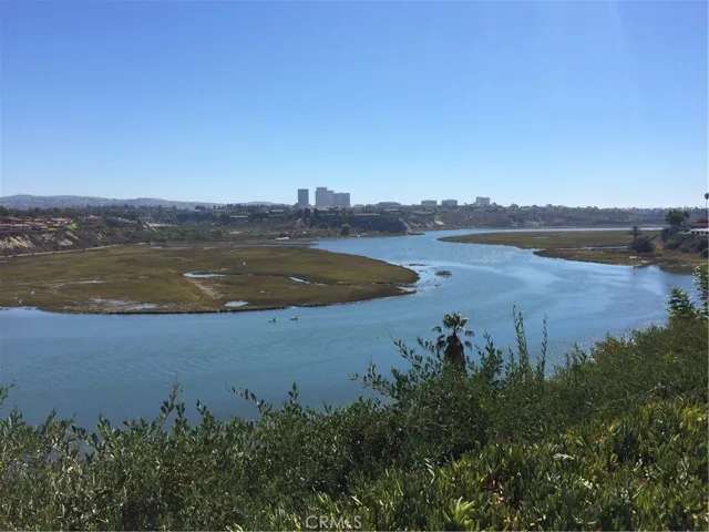 410 Vista Suerte, Newport Beach, California 92660