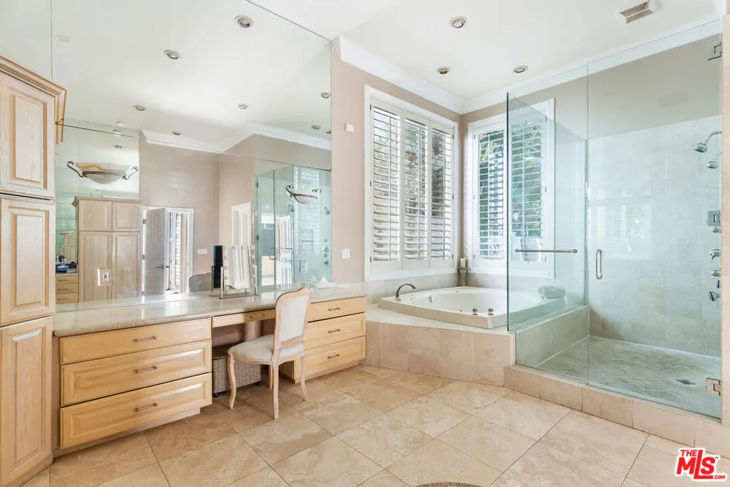 5630 Valley Oak Drive, Los Angeles, California 90068 home-pic-12