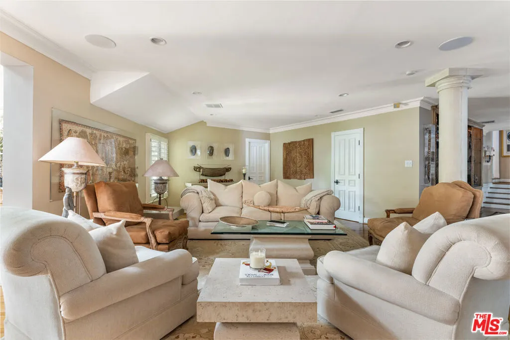 5630 Valley Oak Drive, Los Angeles, California 90068 home-pic-2