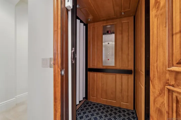 7945 Avenida Kirjah, La Jolla, California 92037
