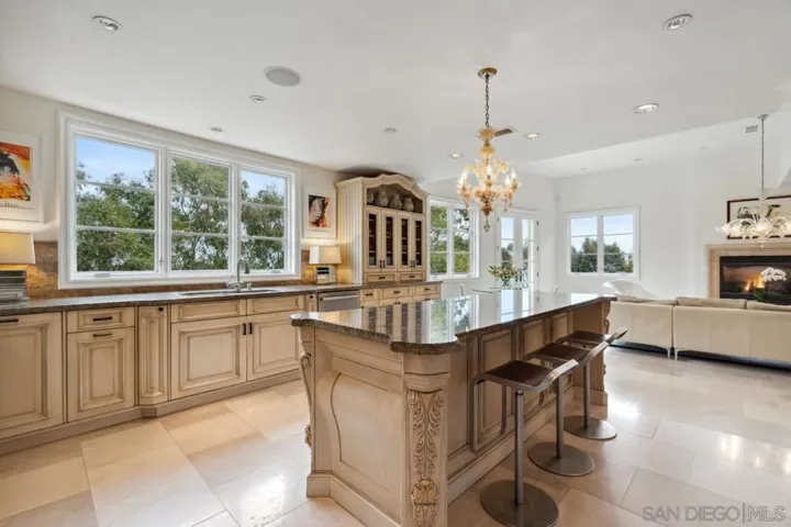 7945 Avenida Kirjah, La Jolla, California 92037