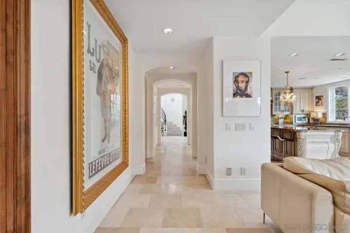 7945 Avenida Kirjah, La Jolla, California 92037