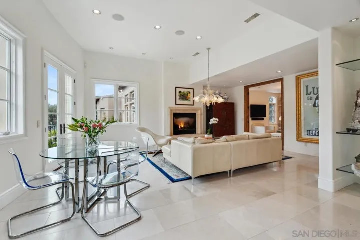 7945 Avenida Kirjah, La Jolla, California 92037