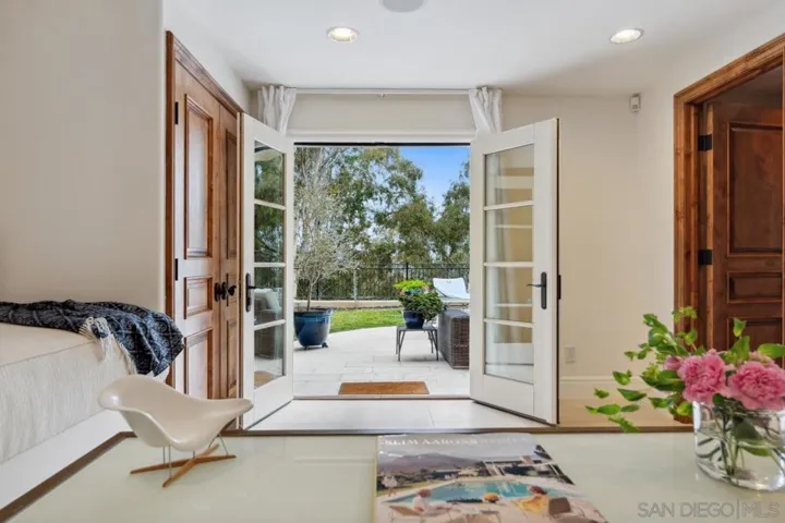 7945 Avenida Kirjah, La Jolla, California 92037