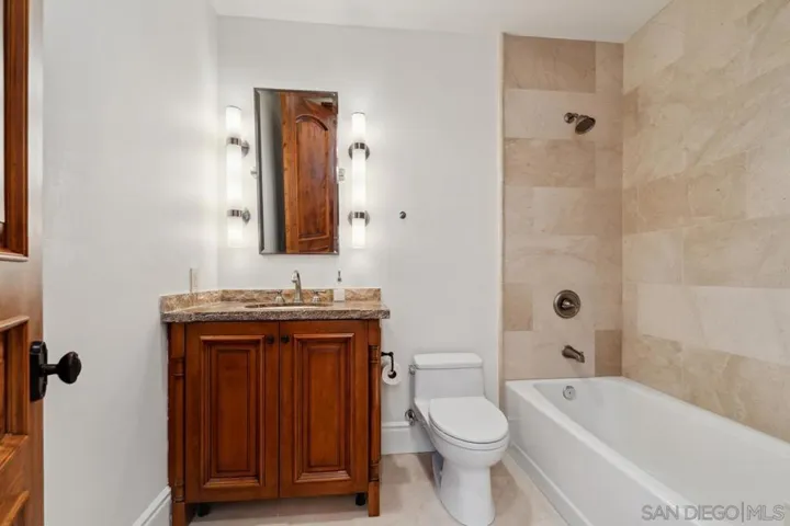 7945 Avenida Kirjah, La Jolla, California 92037