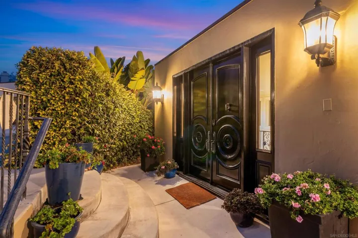 7945 Avenida Kirjah, La Jolla, California 92037