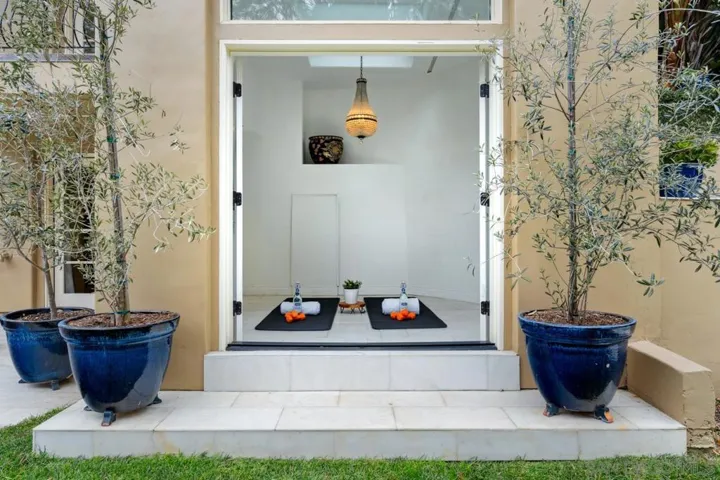 7945 Avenida Kirjah, La Jolla, California 92037