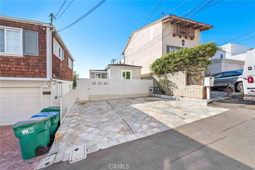 1051 Gaviota Drive, Laguna Beach, California 92651 home-pic-33