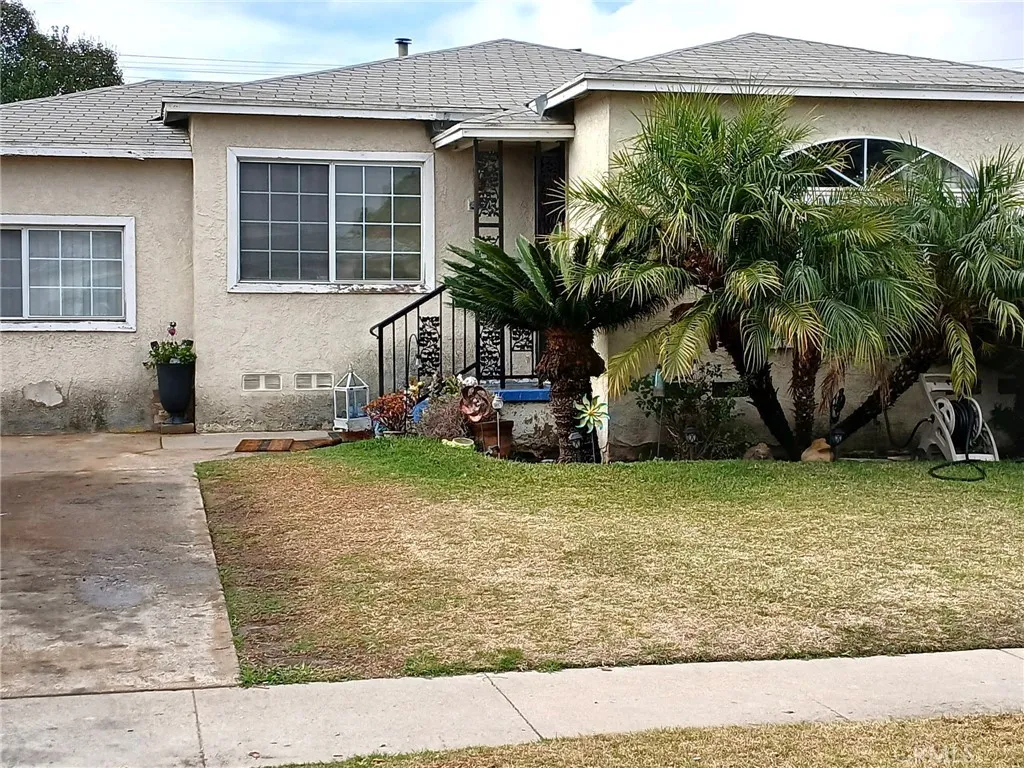 2207 N Anzac Avenue, Compton, California 90222 home-pic-1