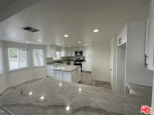 Beautiful Quartzite Countertops