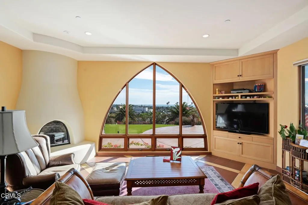 325 N Catalina Street, Ventura, California 93001 home-pic-14