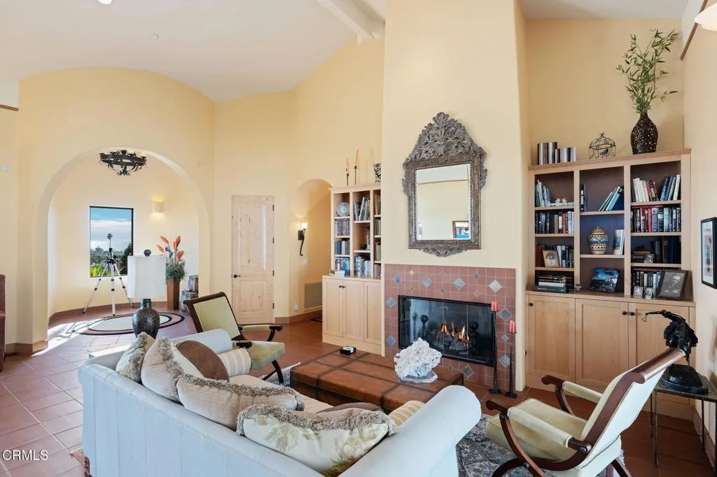 325 N Catalina Street, Ventura, California 93001 home-pic-8