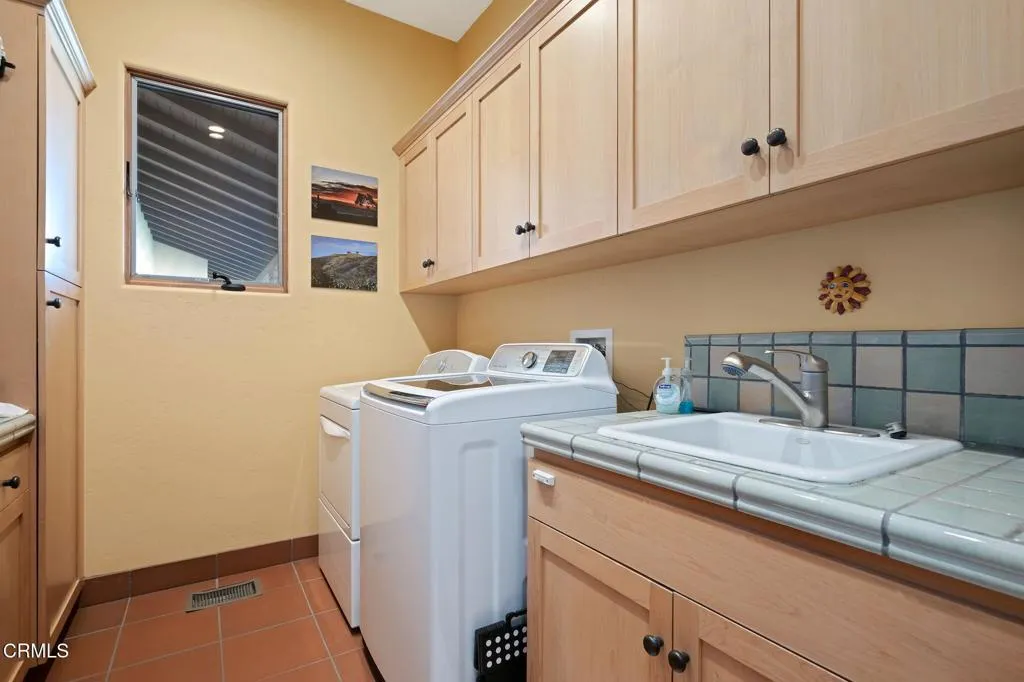 325 N Catalina Street, Ventura, California 93001 home-pic-40