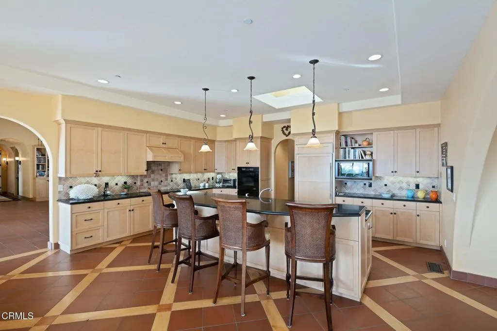325 N Catalina Street, Ventura, California 93001 home-pic-15