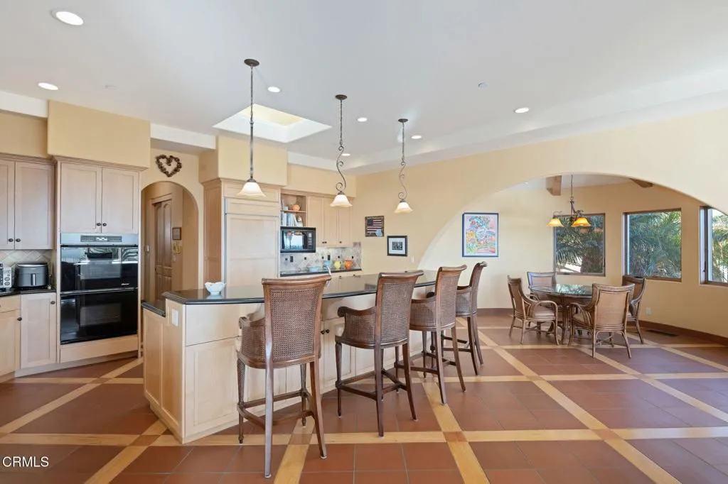 325 N Catalina Street, Ventura, California 93001 home-pic-16