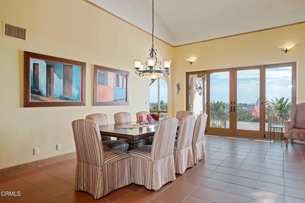 325 N Catalina Street, Ventura, California 93001 home-pic-12