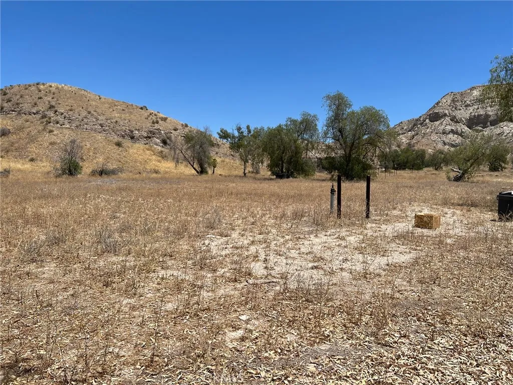 15840 Sierra Highway, Canyon Country, California 91390 home-pic-14