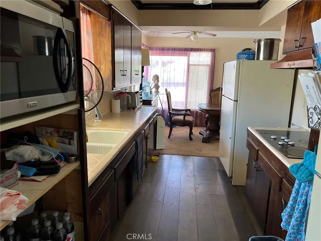 15840 Sierra Highway, Canyon Country, California 91390 home-pic-3