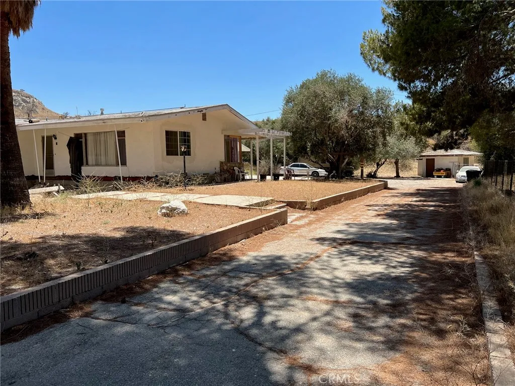 15840 Sierra Highway, Canyon Country, California 91390 home-pic-10