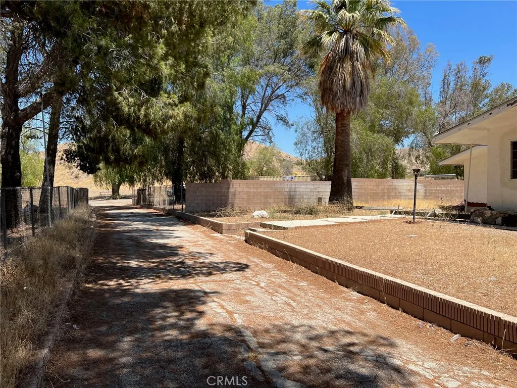 15840 Sierra Highway, Canyon Country, California 91390 home-pic-8